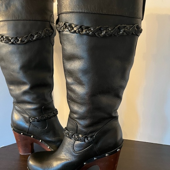 UGG WOMENS SHERPA LINED LEATHER BOOT SIZE 7 WORN ONCE - Picture 7 of 10